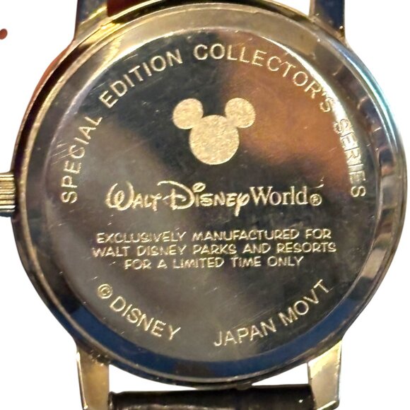 Disney special edition collection series Retired Santa Claus Mickey Mouse watch - Picture 6 of 9